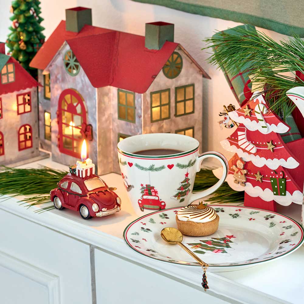 GreenGate - Kerze Christmas Car Auto mit Geschenken red small
